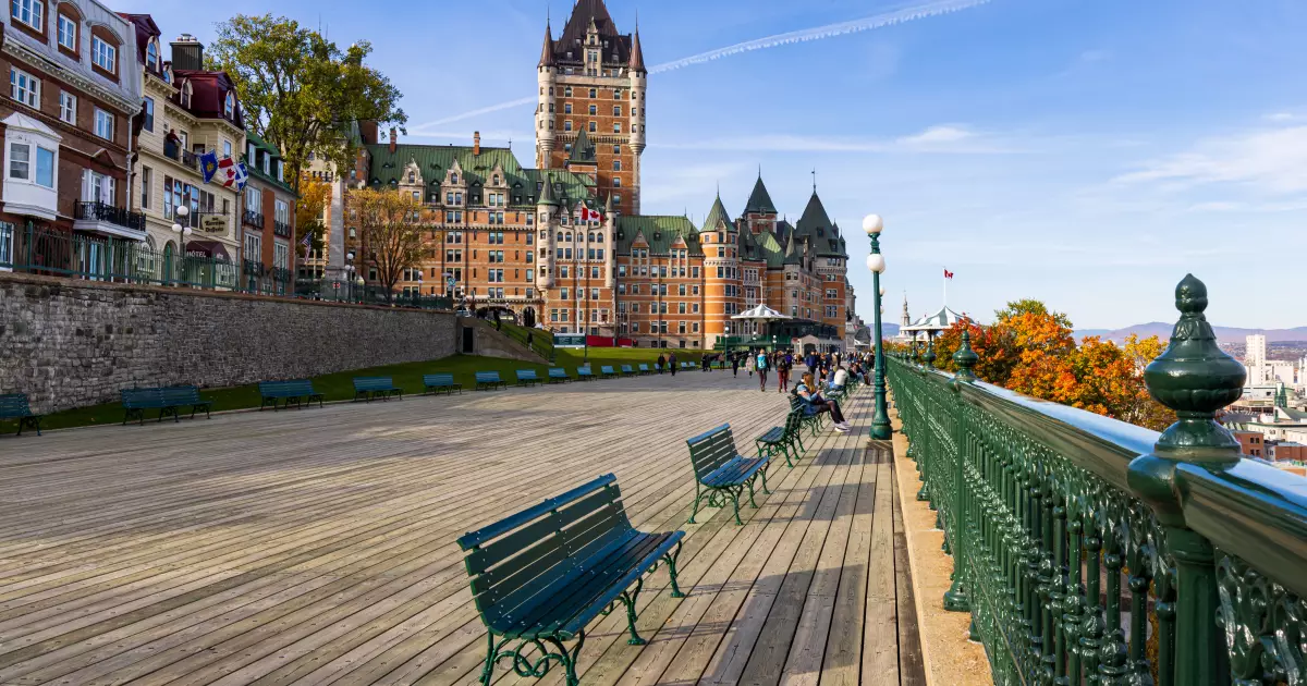 QUÉBEC / MONTRÉAL ✈ FRANCE